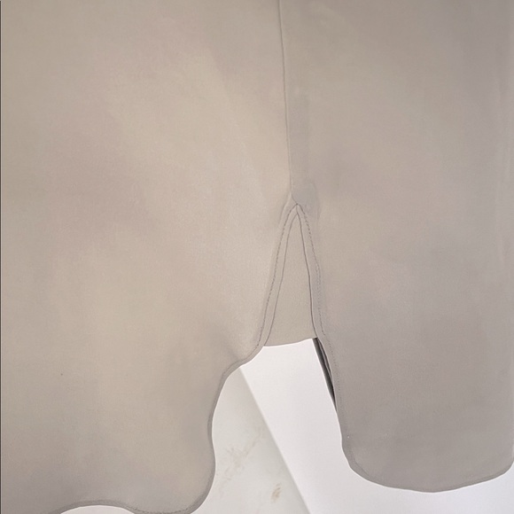 Wilfred (Aritzia) Bossut Shirt Dress โข 100% Silk โข Size XS - Gray - Picture 9 of 16